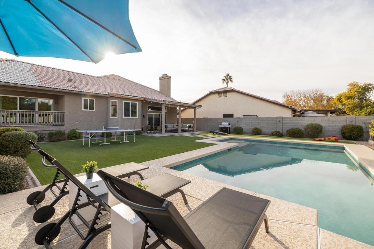 Gilbert Comstock Villa Exterior photo