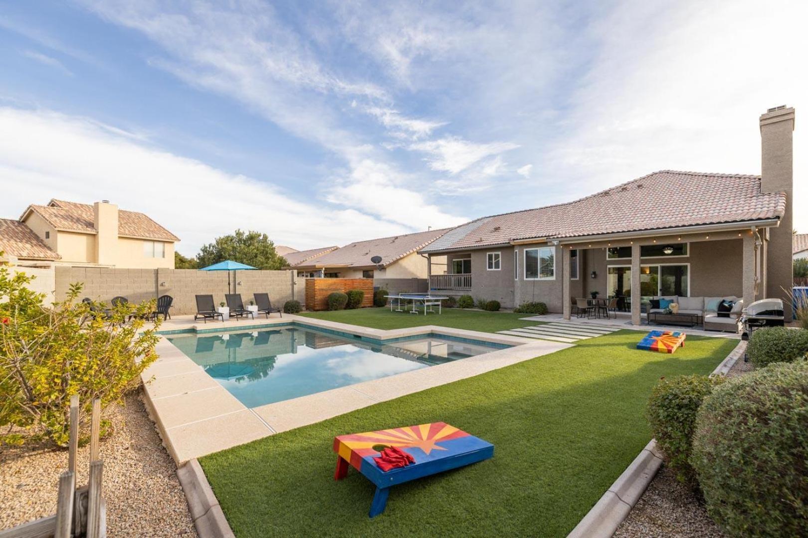 Gilbert Comstock Villa Exterior photo